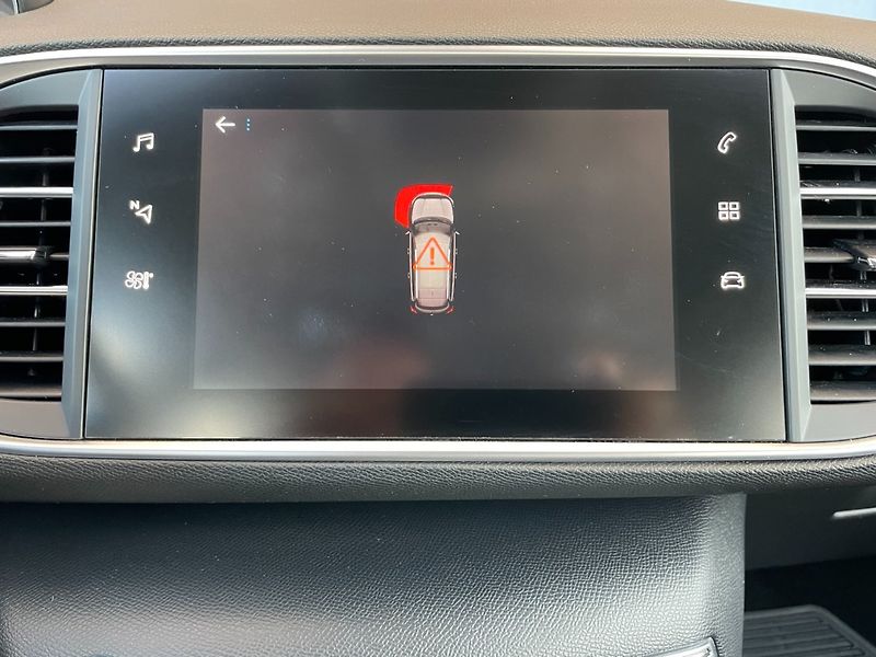Peugeot 308 (2019) SW 1.5HDi 96kW Allure! - fotka 31 z 34