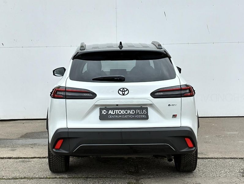 Toyota Corolla Cross 2.0 HSD e-CVT GR-Sport - fotka 9 z 22