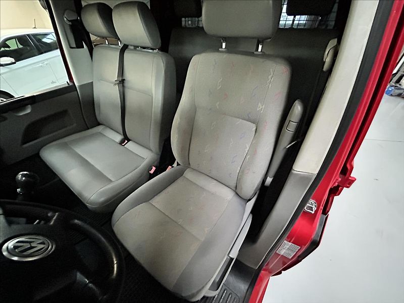 Volkswagen Transporter 2,5   96kW,6.MÍST,VALNÍK,TAŽNÉ - fotka 18 z 18