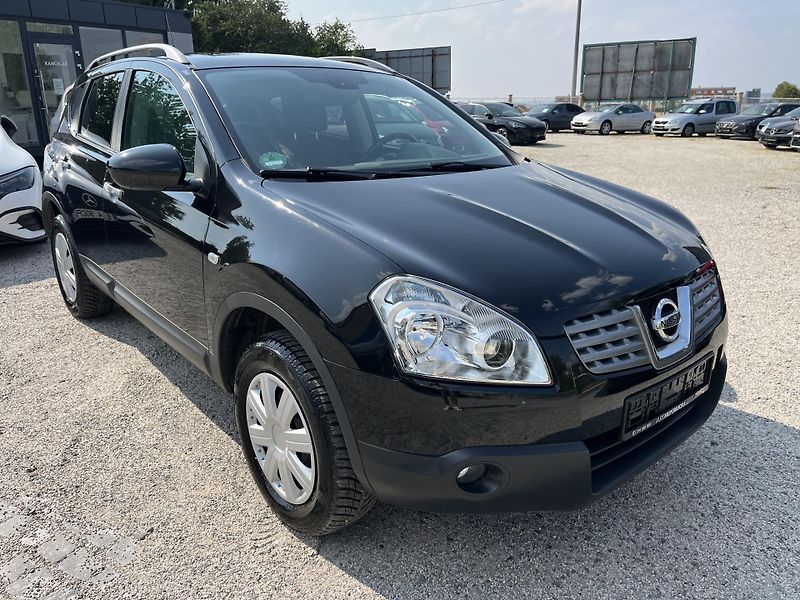 Nissan Qashqai (2009) 2.0i 104 KW, 4x4, Panorama - fotka 2 z 13