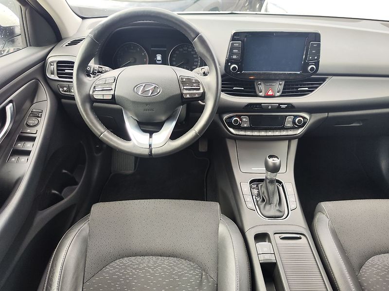 Hyundai i30 1.4 T-GDI/103kW Style Premium - fotka 15 z 38