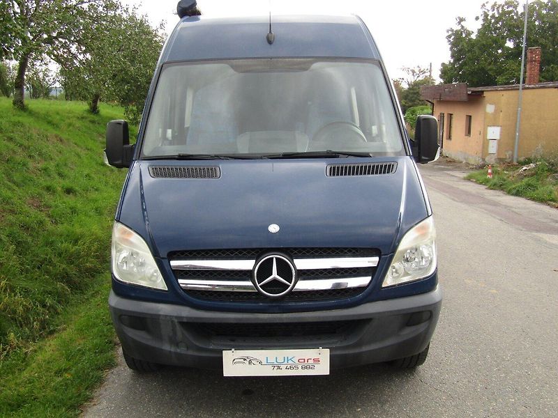 Mercedes-Benz Sprinter (2009) 3.0 CDI 135kW  4 SPANÍ - fotka 6 z 37
