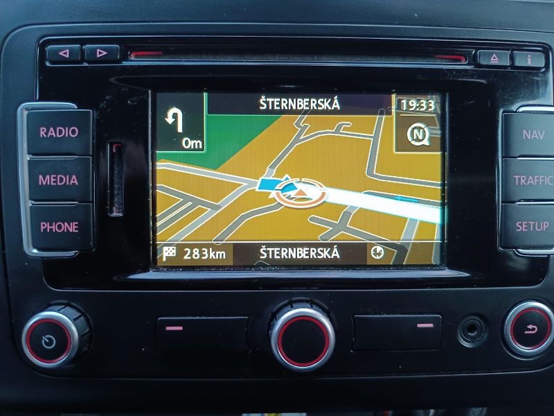 Volkswagen Touran 1.4 TSI/103kW, 7 MÍST, comfort - fotka 27 z 38