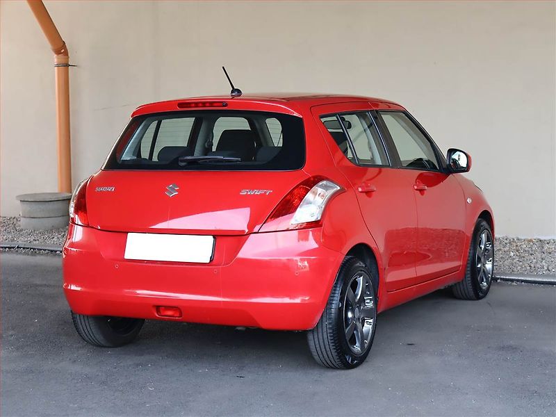 Suzuki Swift (2016) 1.2, Automat, Serv.kniha - fotka 5 z 14