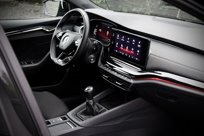 Škoda Octavia 4 Combi 1.5 TSI 110 kW - fotka 13 z 49
