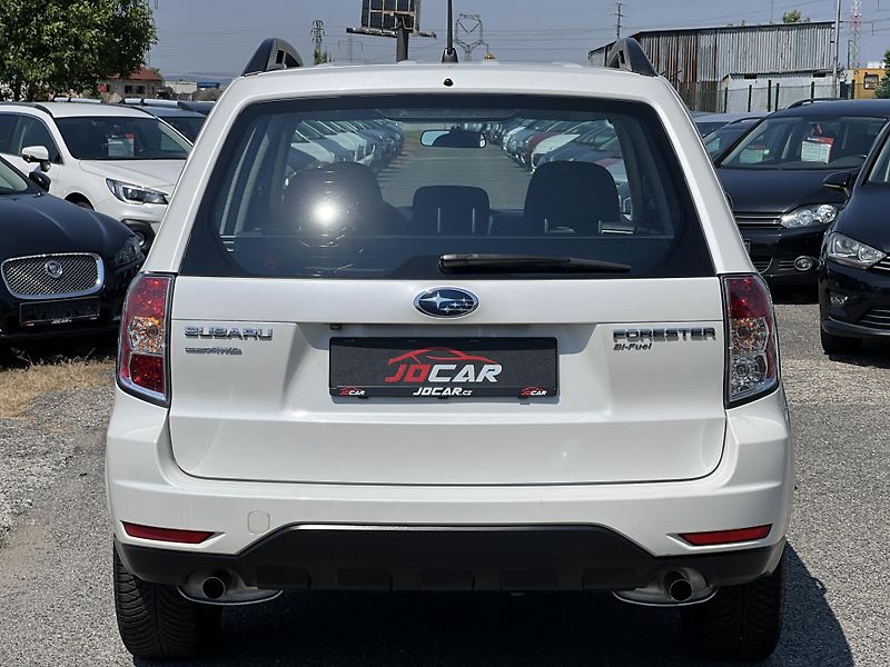 Subaru Forester 2.0i LPG 4x4 KLIMA KAMERA ALU - fotka 6 z 42
