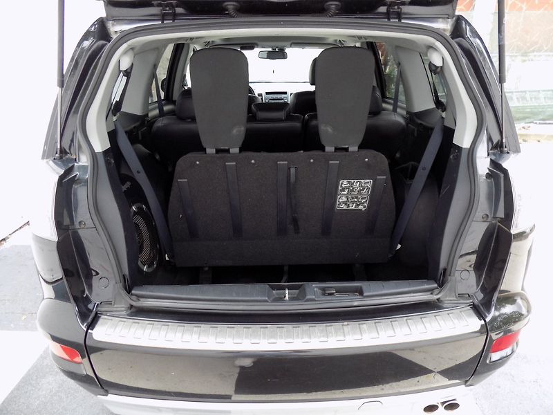 Mitsubishi Outlander (2012) 2.2DI-D/AWD/1.Maj.ČR/7.míst/ - fotka 10 z 45