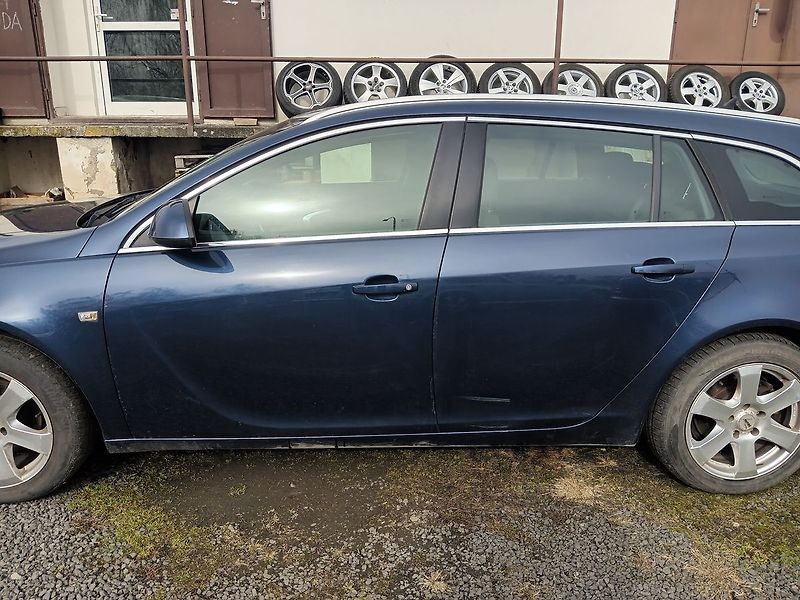 Opel Insignia 2.0 CDTI ST Edition - fotka 2 z 31