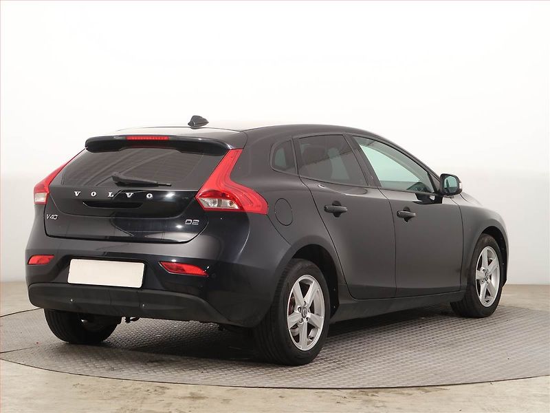 Volvo V40 (2014) 1.6 D2, Serv.kniha, Navi - fotka 5 z 14