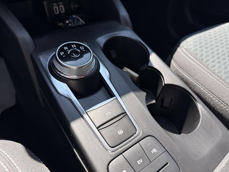 Ford Kuga (2022) 2.5 plev ,REZERVOVÁNO - fotka 32 z 47