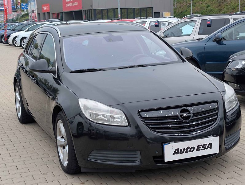 Opel Insignia (2010) 2.0CDTi, 1.maj, AC, park - fotografie inzerátu