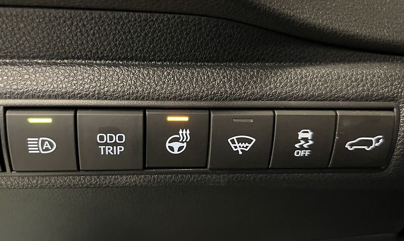 Toyota Corolla 2,0 HYBRID AT GR SPORT JBL - fotka 8 z 18