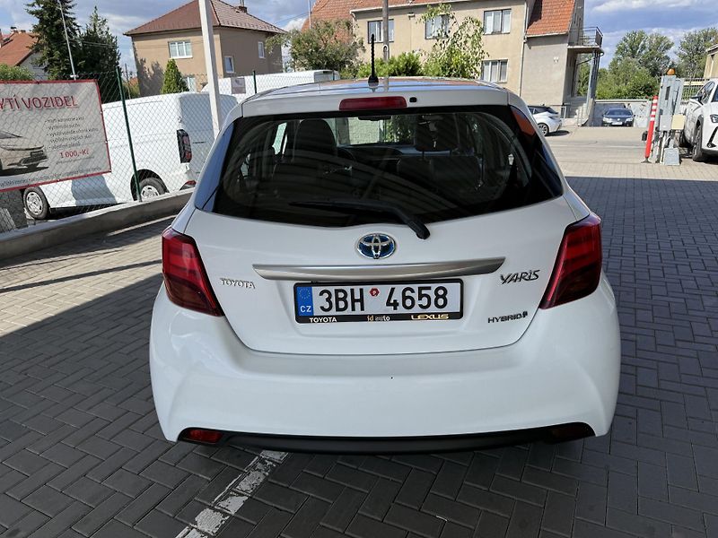 Toyota Yaris 1,5 Hybrid Active - fotka 5 z 10