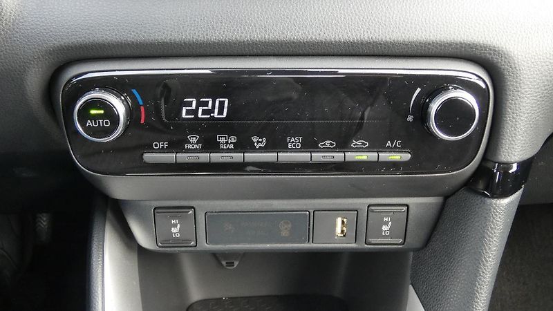 Mazda 2 1.5 Hybrid e-CVT Centre-line - fotka 16 z 22