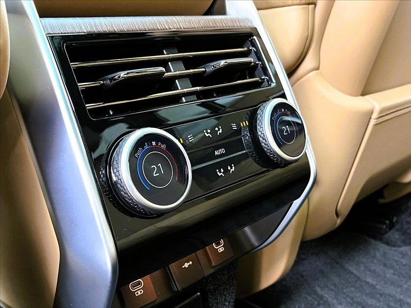 Land Rover Range Rover (2026) 3,0 P540 V8 AUTOBIOGRAPHY SWB - fotka 34 z 38