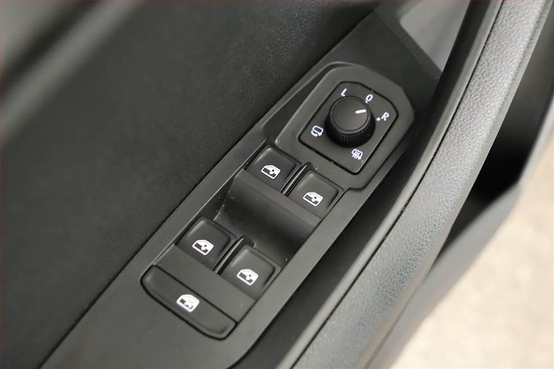 Škoda Karoq (2025) 1.5 TSI, SPORTLINE, AUTOMAT - fotka 18 z 19