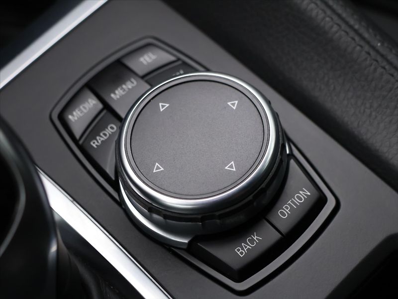 BMW X6 3,0 M50da 260kW Xdrive CZ LED - fotka 28 z 39