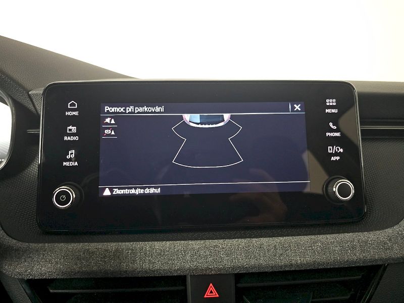 Škoda Scala (2024) 1.0TSI 85kW SELECTION TAŽNÉ - fotka 15 z 27