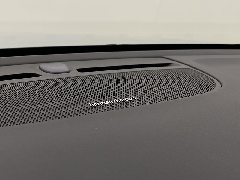 Volvo XC40 (2026) B3 AUT DARK PLUS - fotka 31 z 60