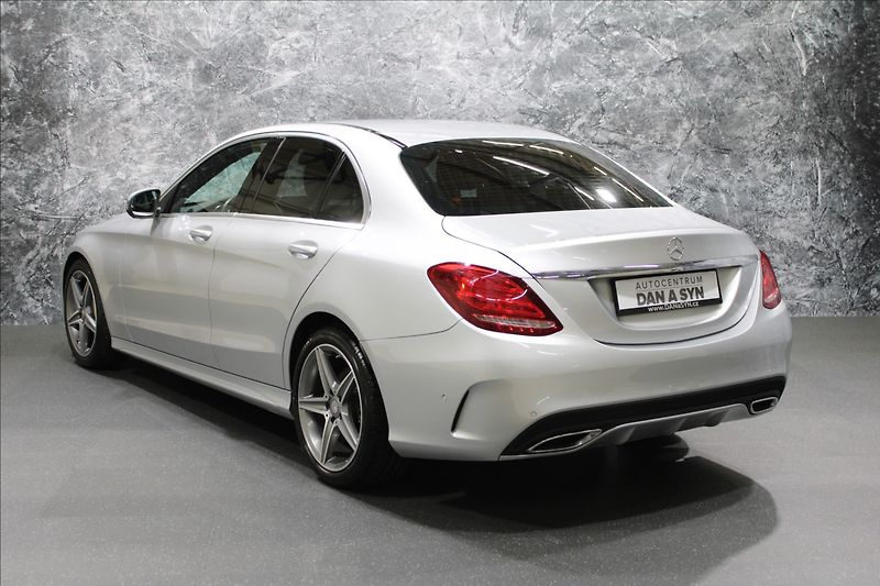 Mercedes-Benz Třídy C 1,6 200d AMG line - fotka 4 z 35