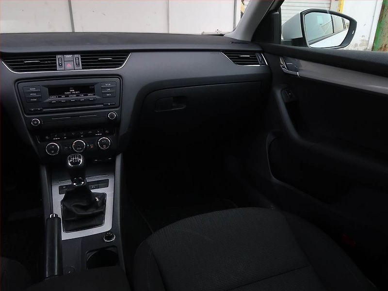 Škoda Octavia (2013) Elegance 2.0 TDI, Serv.kniha - fotka 8 z 16