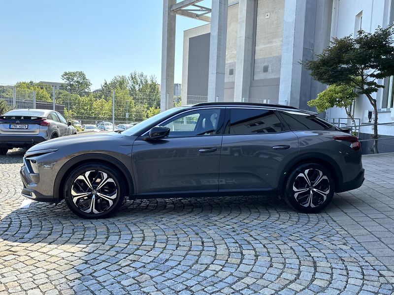 Citroën C5 X 1.6 SHINE - fotka 2 z 11