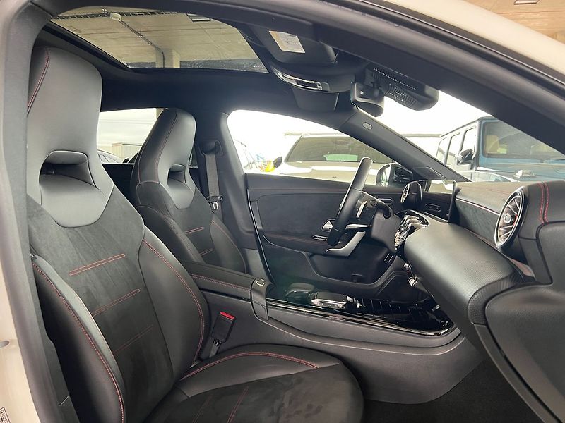 Mercedes-Benz CLA 200d 4M SB - fotka 13 z 15