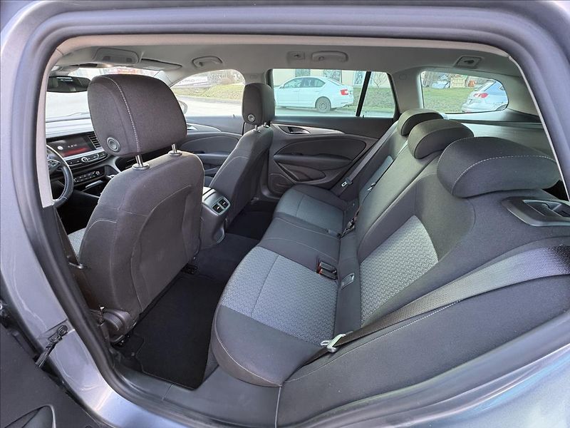 Opel Insignia 1,6 CDTi100kW,Led,Nové rozvody - fotka 30 z 39