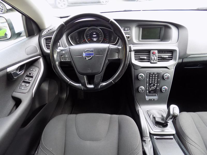 Volvo V40 (2016) 2.0 16V  - fotka 11 z 12
