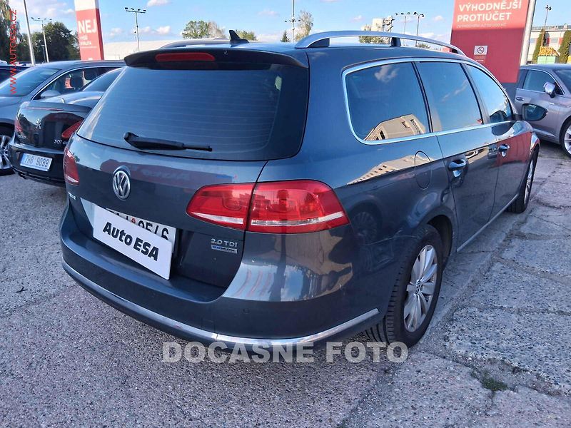 Volkswagen Passat (2014) 2.0 TDi, 2.maj, Panor, navi - fotka 2 z 3