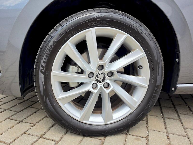 Škoda Scala (2025) 1,0TSI 85KW DSG TOP SELECTION - fotka 29 z 31