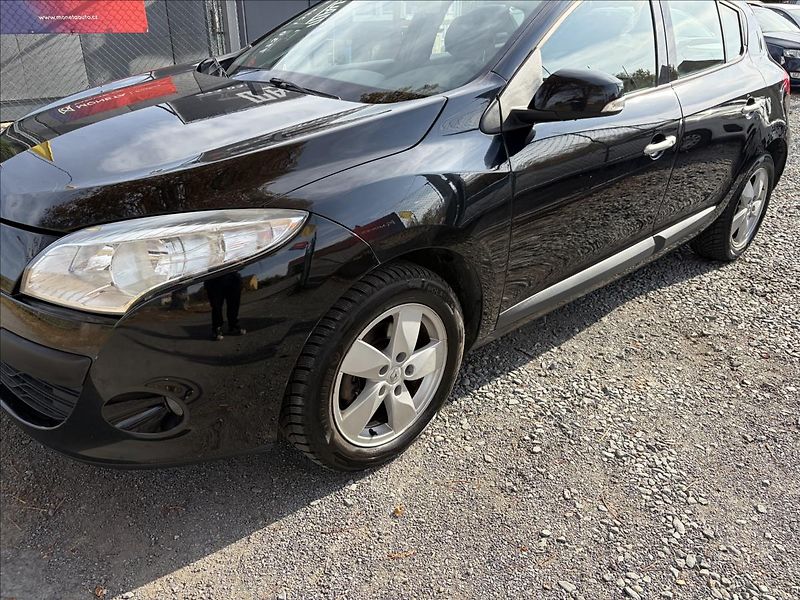 Renault Mégane 1,9 DCi 96kW  Tempomat,Senzory - fotka 34 z 40