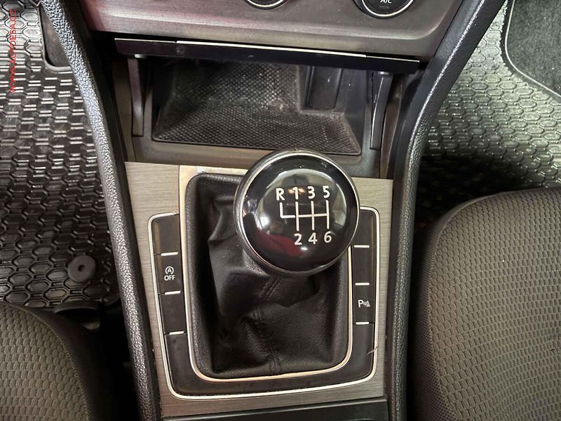 Volkswagen Golf (2013) 1.2 TSi VII, Comfortline, TZ - fotka 15 z 17