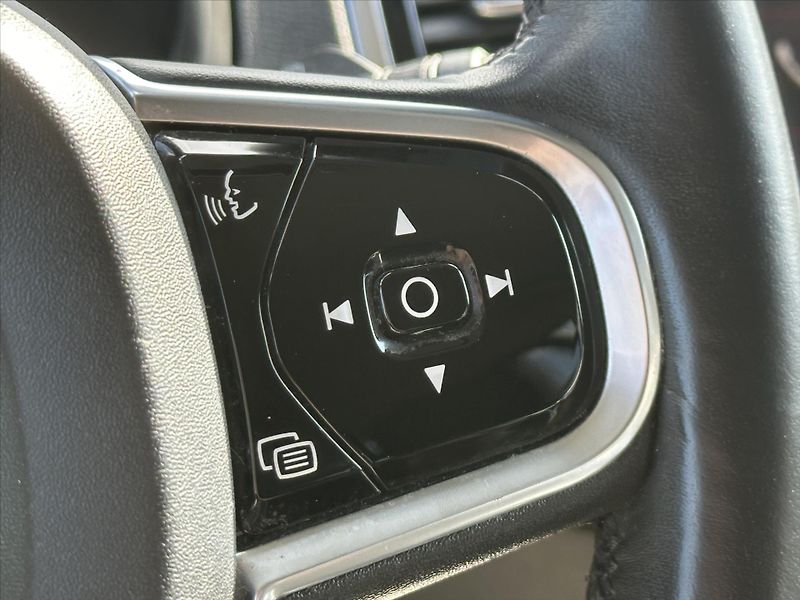 Volvo XC90 2,0 D 165kW Inscription CZ - fotka 24 z 38