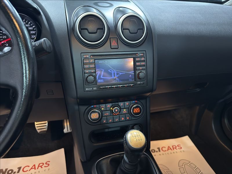 Nissan Qashqai 2,0   dCi PANO XENON KŮŽE NAVI - fotka 13 z 45