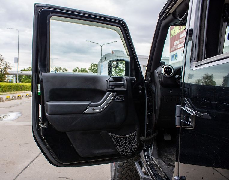 Jeep Wrangler - fotka 16 z 22