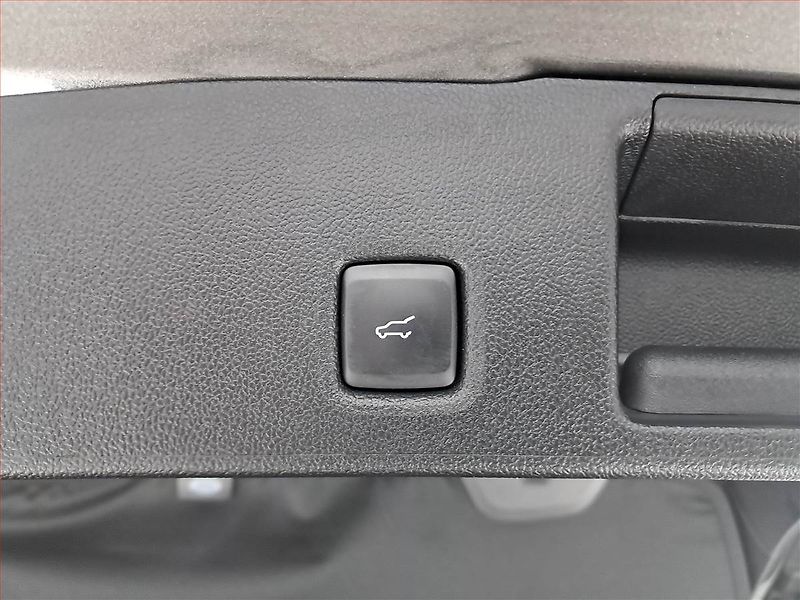 Ford Kuga (2023) ST-Line X 1.5 EcoBoost - fotka 23 z 23