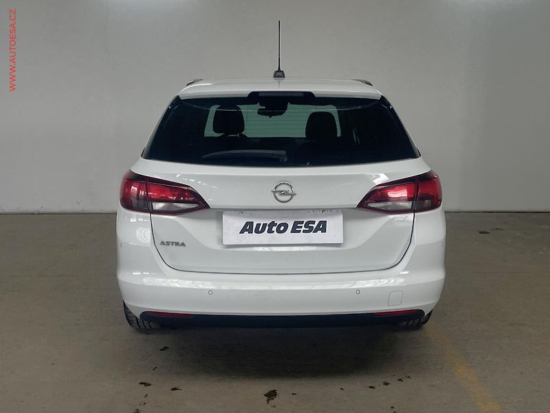 Opel Astra (2022) 1.5 CDTi, 1.maj,ČR, Edition - fotka 5 z 13