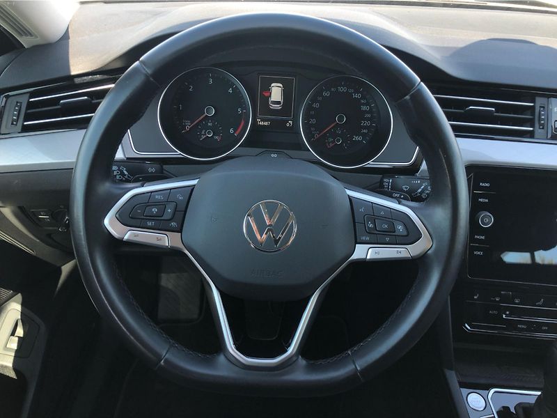 Volkswagen Passat Business 2.0 TDI 110kW DSG Var - fotka 17 z 28