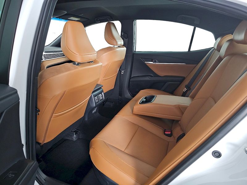 Toyota Camry (2025) 2.5HEV 230k - fotka 7 z 26