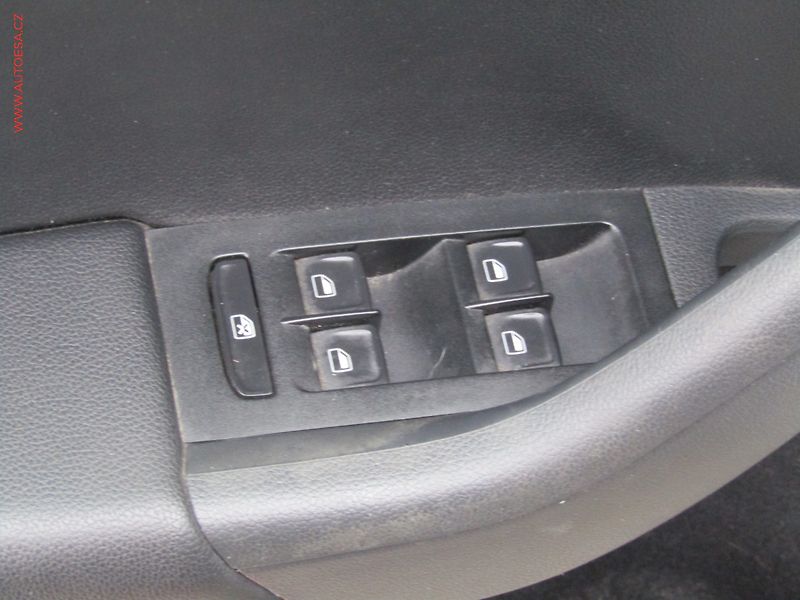 Škoda Octavia (2015) 1.6TDi, ČR, Style, TZ, navi - fotka 11 z 19