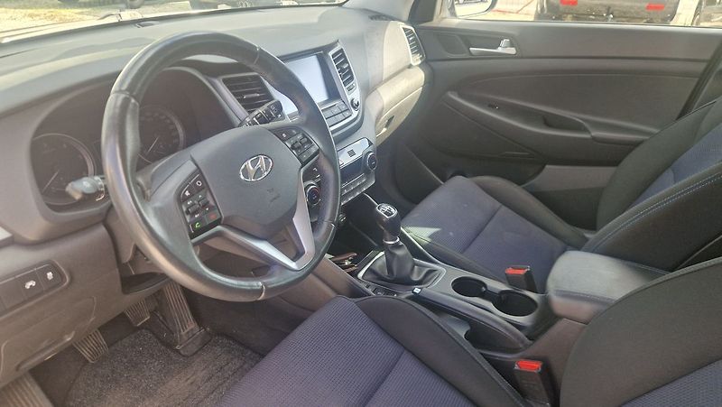 Hyundai Tucson 1,7 CRdi 16V - fotka 7 z 11