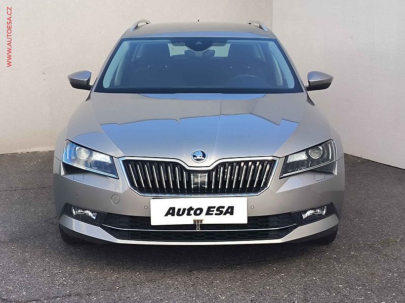 Škoda Superb (2017) 1.8 TSi, ČR, Style, DSG - fotka 2 z 17