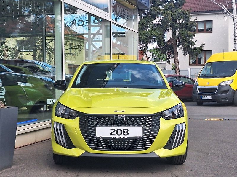 Peugeot 208 (2026) STYLE 1.2 TURBO 100k MAN6 - fotka 2 z 21