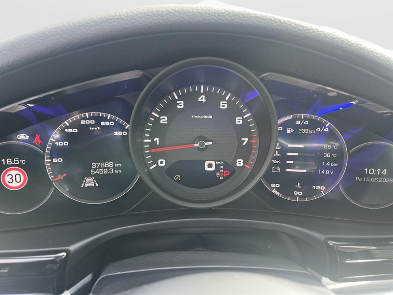 Porsche Panamera (2020) 4 - fotka 18 z 30