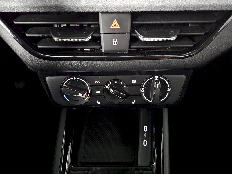 Škoda Kamiq (2025) 1.0TSi 85kW SELECTION TAŽNÉ - fotka 23 z 30