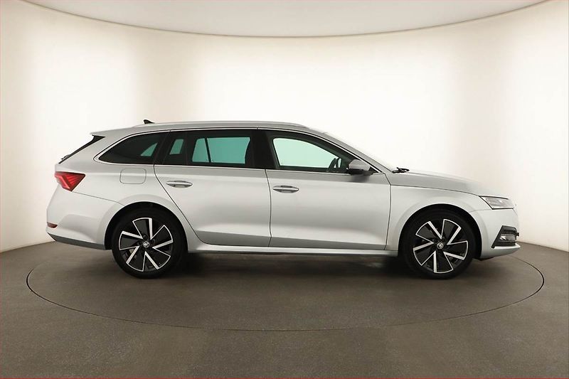 Škoda Octavia (2022) Style 2.0 TSI - fotka 6 z 14