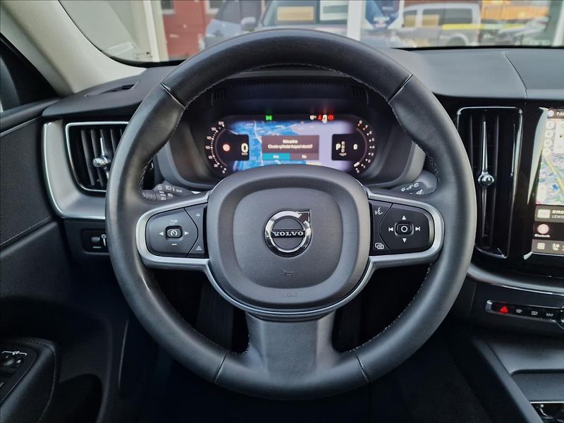 Volvo XC60 B5 AWD Momentum Pro,ČR,1.Maj. - fotka 21 z 50