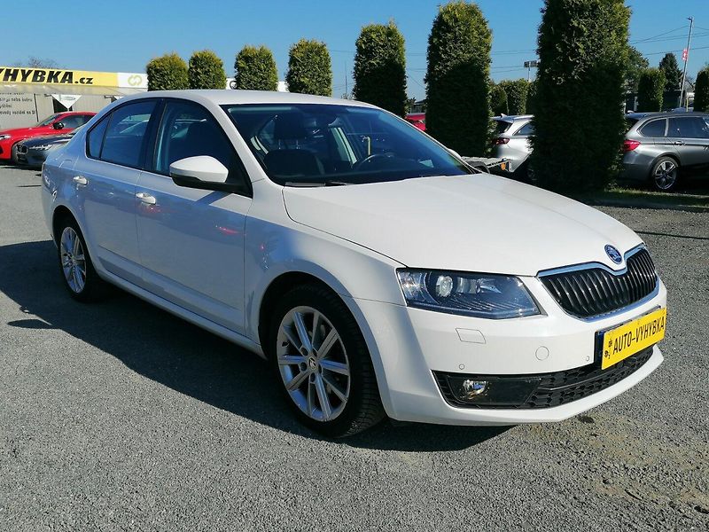 Škoda Octavia (2015) 2.0 TDi DSG Style,Navi,ACC - fotka 3 z 30