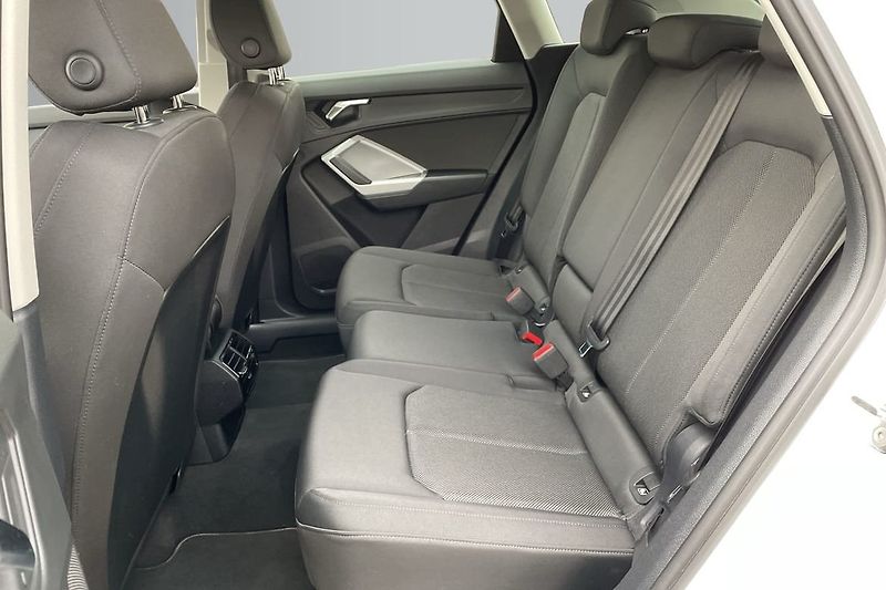 Audi Q3 35TFSI S Tronic Cockpit LED AC - fotka 8 z 15